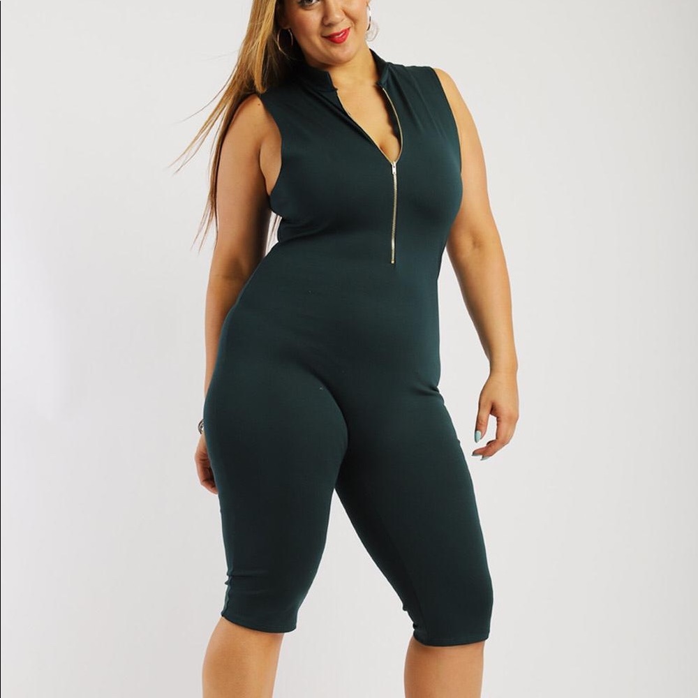 Hunter Green Zip Up Romper 🔥🔥